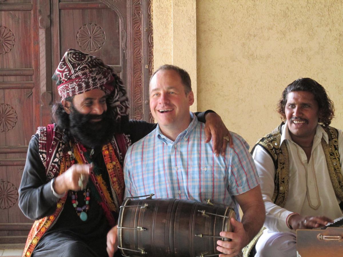 Brian joins Sindh performers outside of Lok Virsa Museum, Islamabad.
