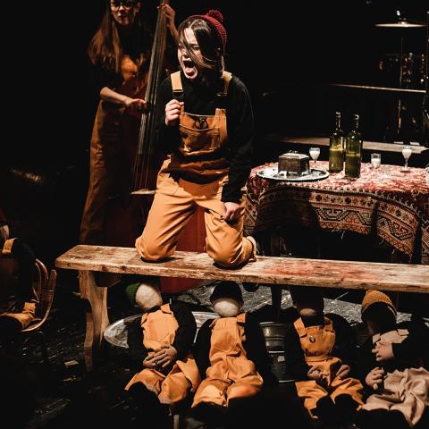 Teatr-Pralnia by Zhenya Lulko